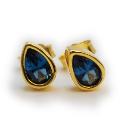 Χρυσά σκουλαρίκια Κ9 με μπλε ζιργκόν σε σχήμα δάκρυ (SK00221)